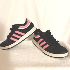 Women Black and pink low cut adidas